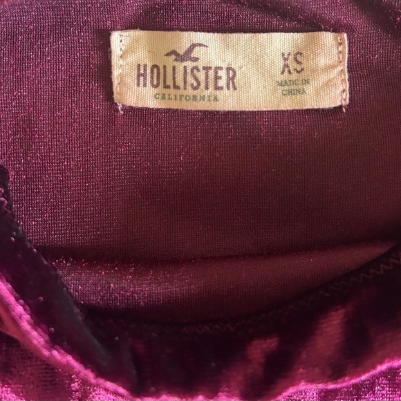 Hollister Burgundy Crushed Velvet Off Shoulder Dress Size XS - Picture 3 of 7